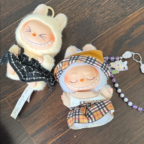 Labubu authentic pop mart - Picture 2 of 4